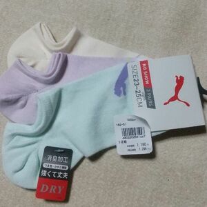 新品タグ付き プーマ PUMA くつ 靴下 23 24 25 女性