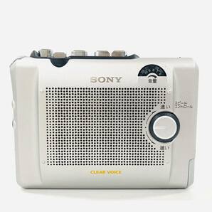 F618-Z9-536 ◎ SONY ソニー カセットレコーダー ウォークマン シルバー TCM-450 通電確認済 小型 ポータブルプレイヤー オーディオ機器 ④の画像3