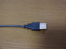 ミニサイズのUSB-Aプラグ採用。