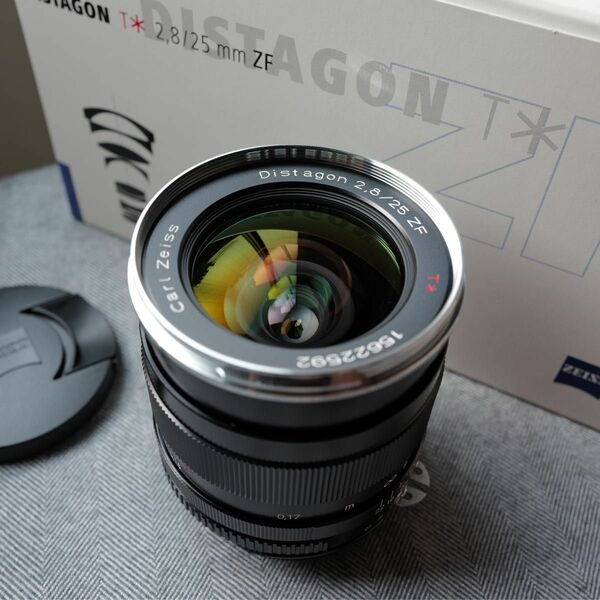 Carl Zeiss DISTAGON T* 2.8/25mm ZF 中古美品