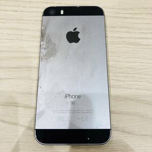 【OFS-567FK】1円スタート～ iPhone SE 64GB IMEI:353847086784136 SIMロックあり バッテリー容量 判定〇 スペースグレー 中古品 の画像2