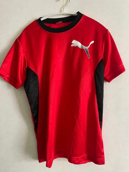 プーマ サッカー　赤がかっこいい！Tシャツ プラクティスシャツ　サイズ160