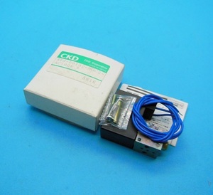 4F9-P5132-M0C2-AC100V　空気圧バルブ CKD 未使用品