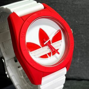 美品 adidas アディダス Santiago サンティアゴ ADH2950 ユニセックス 腕時計 アナログ クオーツ ホワイト文字盤 レッド 新品電池交換済みの画像3