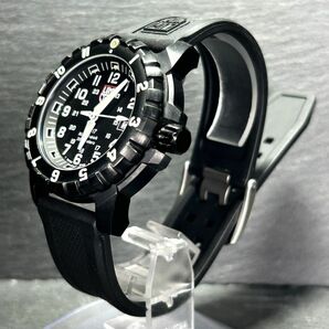 美品 LUMINOX ルミノックス F-117 NIGHTHAWK ナイトホーク 6400-200 腕時計 クオーツ アナログ カレンダー 回転ベゼル メンズ 動作確認済みの画像5