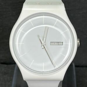 SWATCH スウォッチ ORIGINALS オリジナルズ WHITE REBEL ホワイトレーベル AG2010 SUOW701 腕時計 アナログ クオーツ デイデイト ホワイトの画像1