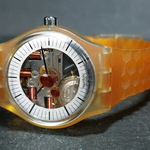 新品 レア物 SWATCH スウォッチ MUSICALL ミュージカル AG1995 アナログ クォーツ 腕時計 スケルトン オレンジ ラバー 新品電池交換済みの画像5