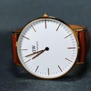 箱付き DW DanielWellington ダニエルウェリントン 0507DW アナログ クォーツ 腕時計 ホワイト文字盤 ゴールド レザーベルト 電池交換済みの画像5