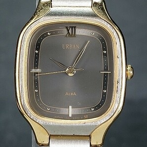 SEIKO セイコー ALBA アルバ URBAN V801-5280 アナログ 腕時計 ブラック文字盤 ゴールド&シルバー メタルベルト スモールサイズ ステンレスの画像1