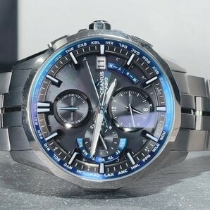 美品 CASIO OCEANUS カシオ オシアナス マンタ Manta OCW-S3000-1AJF 電波ソーラー 腕時計 チタン アナログ ブルー カレンダー ブラックの画像6