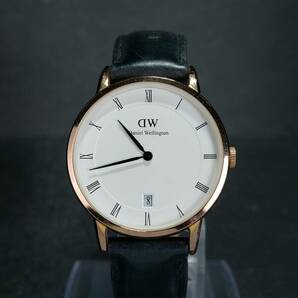 DW DanielWellington ダニエルウェリントン B34R1 アナログ クォーツ 腕時計 ホワイト文字盤 デイトカレンダー レザーベルト 電池交換済みの画像2