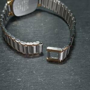 SEIKO セイコー ALBA アルバ URBAN V801-5280 アナログ 腕時計 ブラック文字盤 ゴールド&シルバー メタルベルト スモールサイズ ステンレスの画像7