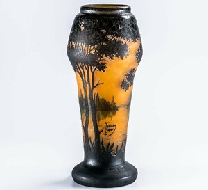 【西洋美術】 ナンシードーム 被せガラス 酸化腐食彫 湖畔風景花瓶 高さ34.5cm 1904年頃 E376 古美術 骨董 古玩 唐物 アンティーク