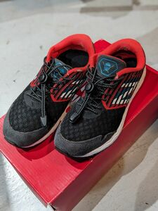 ニュー・バランス☆NewBalance・HANZOJ★黒/赤★22センチ■子供靴、運動靴、スポーツシューズ