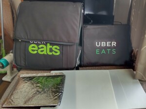 Y2551 unused Uber Eats initial model u- bar i-tsu large small set delivery bag rucksack heat insulation keep cool . front Delivery keep cool back 