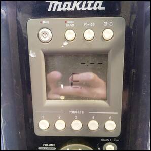 ●makita マキタ 充電式ラジオ ラジオ オーディオ機器 MR100 通電OK ジャンク品●C2782の画像9