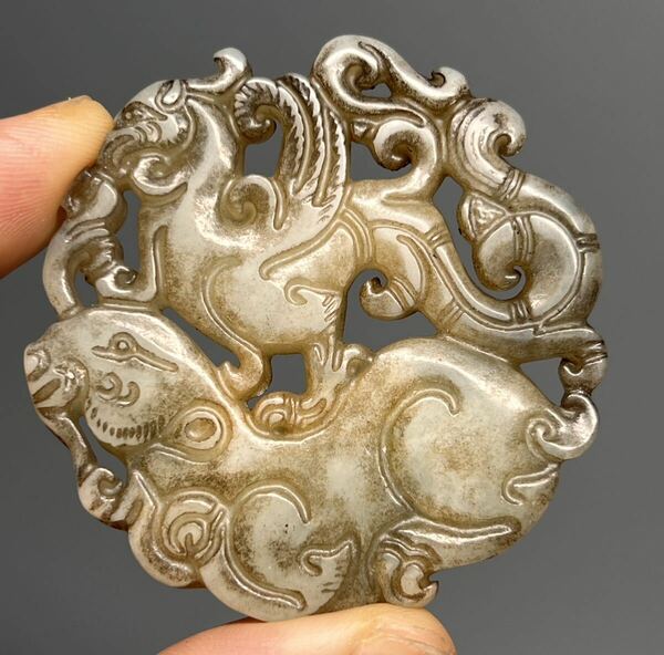 古美術 手彫り 龍紋 古玩 瑞獣 唐物 両面彫刻 玉璧 根付 中国 置物 開運