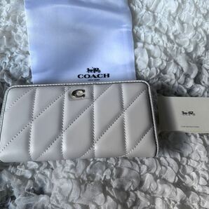 84 新品 COACH コーチ 長財布 ラウンドファスナー C8570の画像1