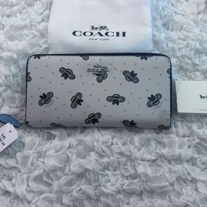 132 新品 COACH コーチ 長財布 蜂柄 ラウンドファスナー F23498の画像1