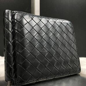 【美品】BOTTEGA VENETA ボッテガヴェネタ 二つ折り財布 マネークリップ カードケース イントレチャート レザー ブラック メンズ ビジネスの画像1