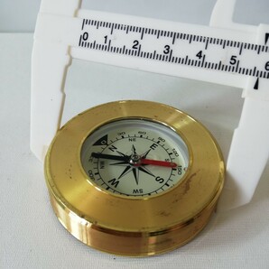 ゴールドメッキ オイル式 方位磁針 方位磁石 直径5.7cm [コンパス アウトドア ハイキング キャンプ オイルコンパス]の画像8
