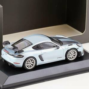 1:43 minichamps ポルシェ 718 ケイマン GT4 RS シルバー 2022 Porsche特注 Caymanの画像2