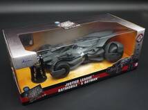 1:24 Jada Toys バットマン ジャスティスリーグ Batman & Batmobile フィギュア Justice League_画像3