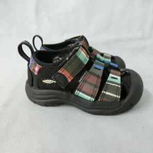 【美品】キーン Keen Kids キッズ ニューポート H2 13.5cm ベビーサンダル 子供靴 黒 レインボーカラー べビーシューズ◆送料無料◆の画像3