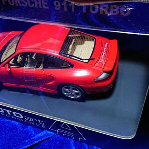 1/18 Porsche 911 TURBO GUARDS RED Later 77831 Autoart オートアート ポルシェ 996 ターボ ガーズレッドの画像3