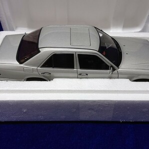 1/18 AUTOart オートアート Mercedes Benz E320 Limousine 76271 メルセデス ベンツ W124 Eクラス リムジン の画像4