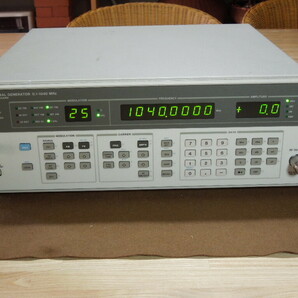 HP 8657A SIGNAL GENERATOR （0.1～1040MHｚ）の画像1