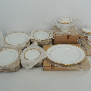 未使用・長期保管品 Noritake ノリタケ 食器 大量まとめ プレート 大皿 小皿 ティーセット ホワイト×ゴールド 食器 ブランド/管理6795A24の画像1