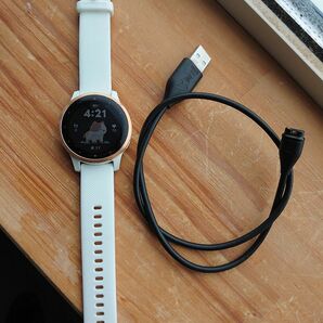 GARMIN vivoactive 4s white Rose Goid ガーミンローズゴールドミュージック内蔵