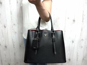 極美品 PRADA プラダ トートバッグ ハンドバッグ バッグ サフィアーノレザー 黒 A4収納可 70815