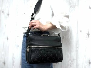 極美品 LOUIS VUITTON ルイヴィトン タイガラマ アウトドア メッセンジャーPM ノワール ショルダーバッグ バッグ M30233 黒 メンズ 71180