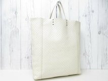 極美品 BOTTEGA VENETA ボッテガヴェネタ イントレッチオミラージュ トートバッグ ハンドバッグ バッグ レザー クリーム A4収納可 70630_画像3