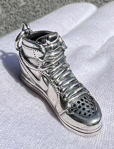 * ultra rare! re-arrival none! cool good ...! sneakers type necklace top super real! silver 925 made NIKE is not.!