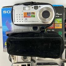 1円~ デジカメまとめCASIO EXILIM Panasonic LUMIX OLYMPUS SONY FUJIFILM FINEPIX PENTAX Optio MINOLTA Nikon(ジャンク品動作未確認 HM)_画像2