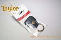 【ギターTaylor純正品】 ピックホルダー 本革 黒色 / テイラー Key Ring w/ Pick Holder 携帯用 ピックケース ピックキーホルダー_画像2