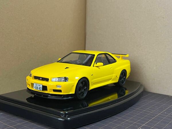 タミヤ　プラモデル　1/24 日産　スカイライン　GT-R BNR34 完成品