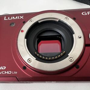 ○ 良品 パナソニック Panasonic LUMIX DMC-GF1 ボディ レッド レンズ G VARIO 1:4.0-5.6 45-150 バッテリー付きの画像7