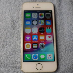 iPhone5s 32GB ME336J/A ゴールド docomo 判定〇 現状品の画像1