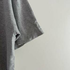 90s Calvin Klein カルバンクライン USA製 ロゴプリントTシャツ S-M 袖裾シングル グレー 企業 センターロゴ 古着の画像5