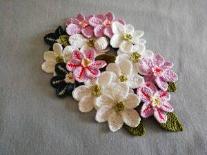 Art hand Auction Handmade lace clematis scrunchie, ladies accessories, hair accessory, hair tie, Scrunchie