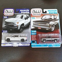 TADDT　 auto world muscle trucks　Chevy Silverado Iridescent Pearl / Midnight Black Silver Poly_画像1