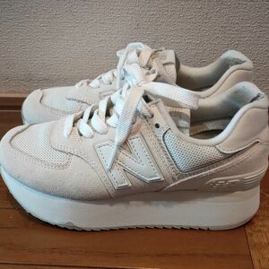 ニューバランス New Balance 厚底 スニーカー WL574ZSCプラットフォームライトグレー 24cm