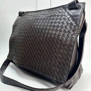 美品◆BOTTEGA VENETA ●ボッテガヴェネタ イントレチャートメッセンジャーバッグ ショルダー ビジネス　メンズ 斜め掛け レザー 茶 本革