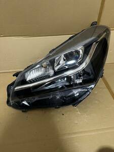 ( Junk ) Toyota NSP130 Vitz левая передняя фара LED