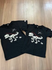 Tシャツ ブラック 半袖Tシャツ 半袖 黒 兄弟 お揃い 双子 恐竜 ティラノサウルス 