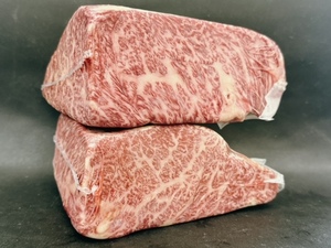 [ selling up ] rare . cow [.. peace cow ] black wool peace cow The b ton 1.3./2 pack cut . only specifications luxury yakiniku Special on galbi luxury .. steak safety reality goods image 